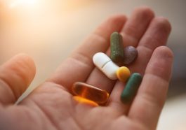 Manfaat & Bahaya Obat Suplemen : Fakta & Mitos